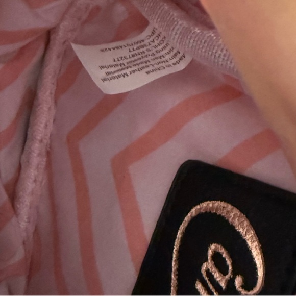 Candie's Black Crossbody with Pink details versatile crossbody shoulder Purse - Picture 7 of 11